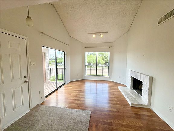 5th image of 10156 Waterstone Dr