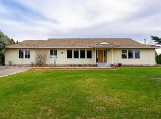 850 Lake Rd, Burbank, WA 99323