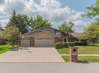 19526 Stonehenge Dr, Mokena, IL 60448