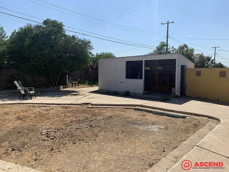 1501 Sheila St — Photo 9