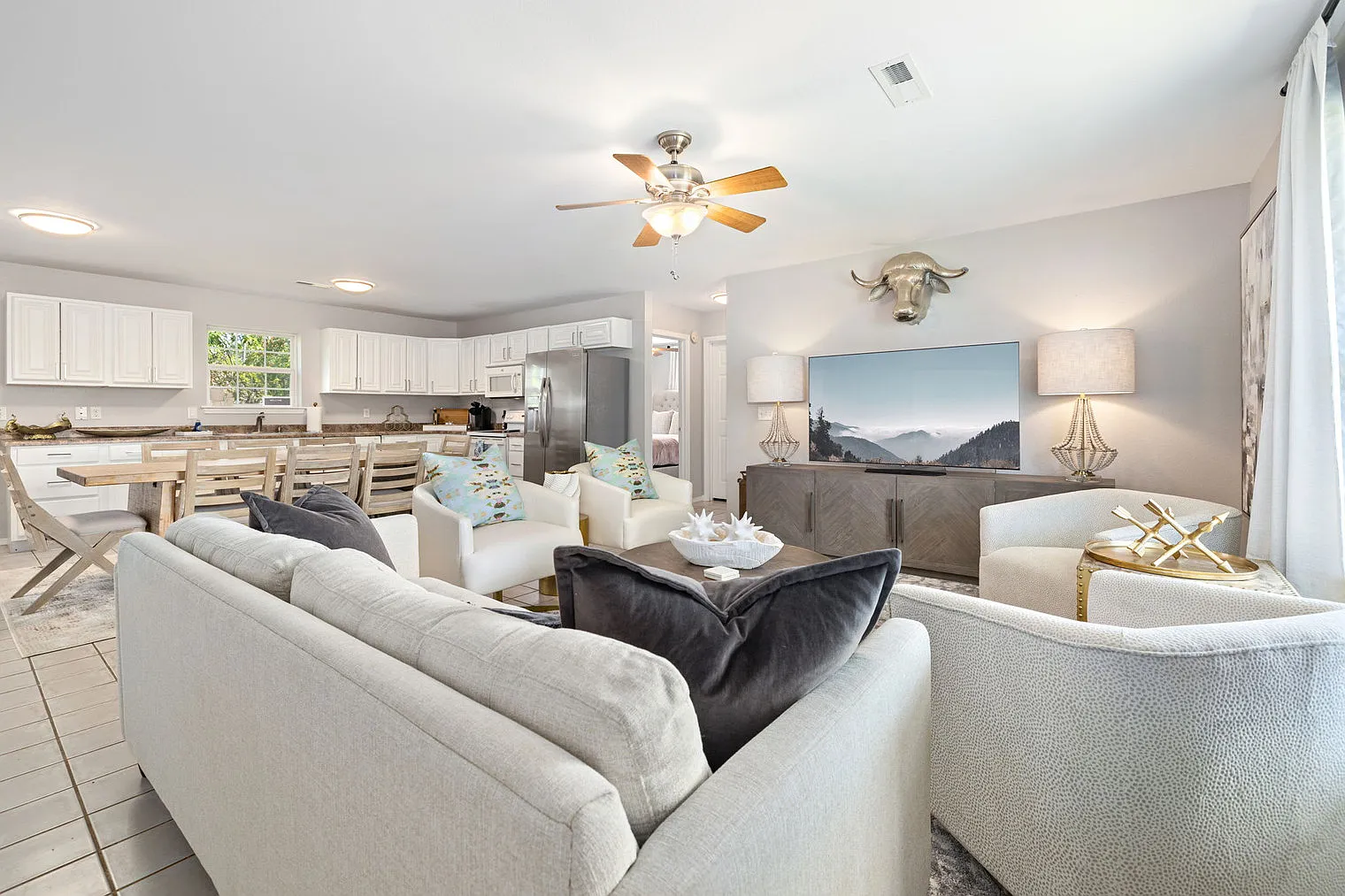 3 bed, 2.0 bath, 1280 sqft, $3,362 — Photo 1