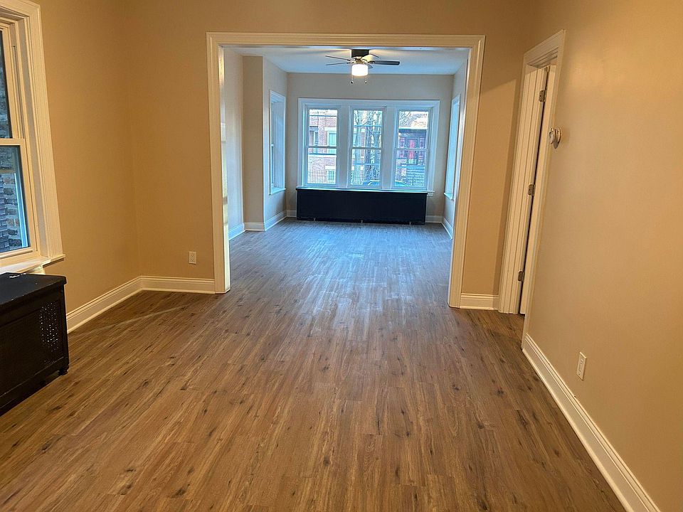 1st image of 940 N Leclaire Ave #1