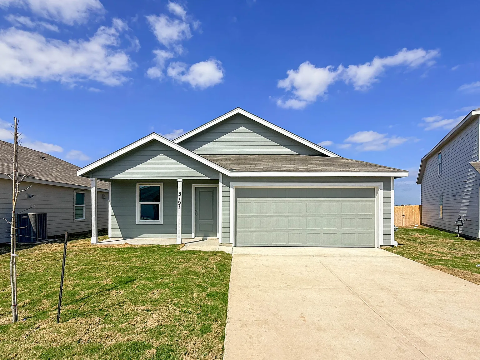 3 bed, 1360 sqft, $1,700 — Photo 2