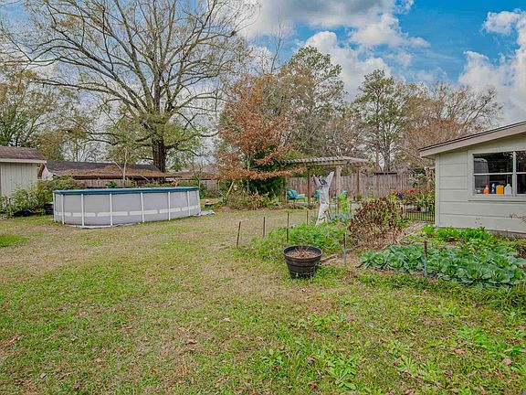 5th image of 2041 S Woodcrest Ave