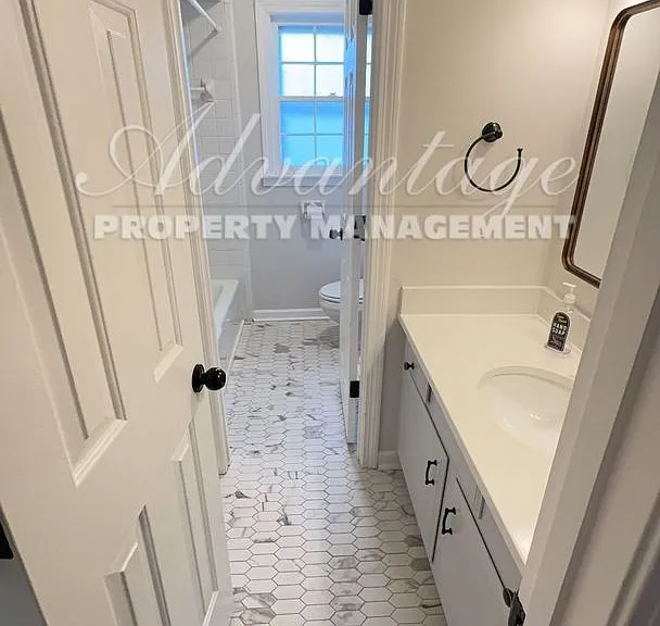 7253 Stamford Dr — Photo 9