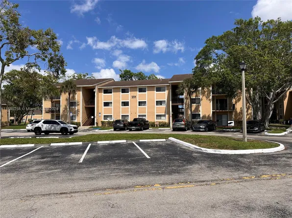 351 S Palm Way #305, Hollywood, FL 33025
