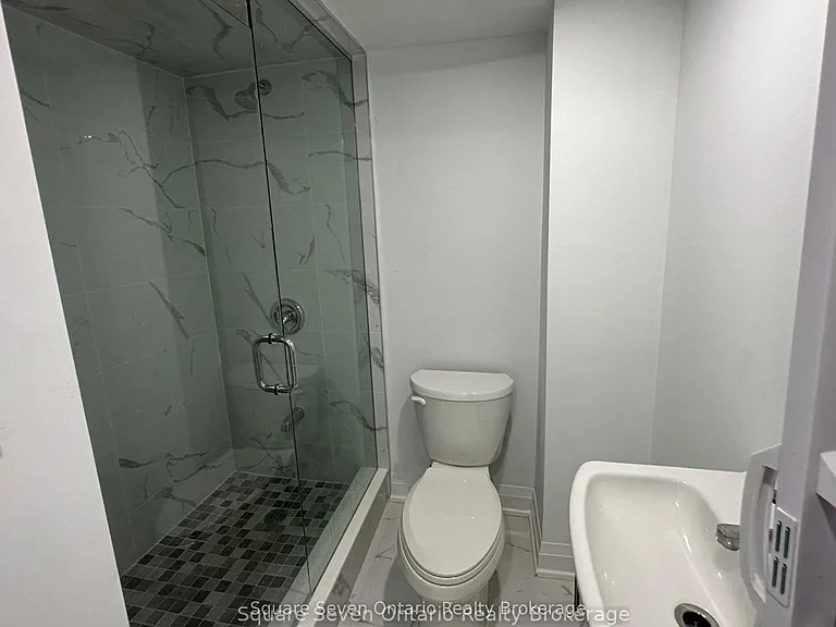 16 Napoleon Cres #LOWER LEVEL — Photo 10
