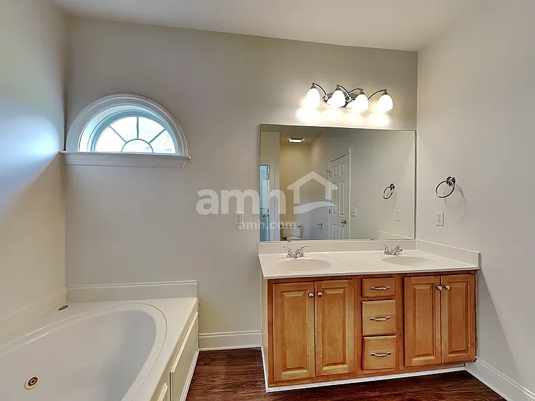 5125 Macarthur Ave — Photo 13
