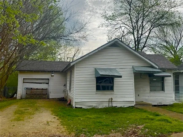 1108 N Catherine St, Terrell, TX 75160