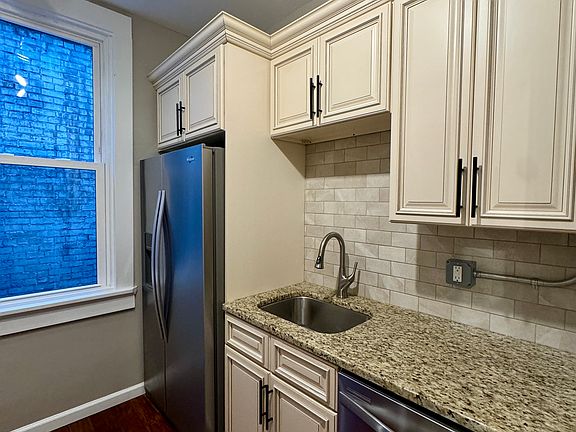 5th image of 94 E Main St #301