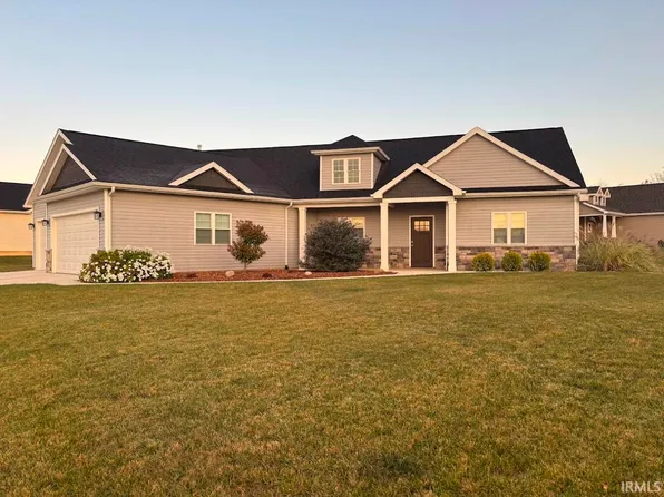 2332 Highlander Dr, Warsaw, IN 46580