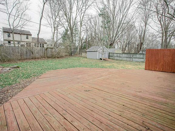 5th image of 2166 Robinhood Ln
