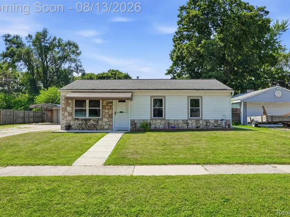 6452 Marcy St, Brighton, MI 48116