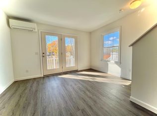 10 Village Way, Kennebunk, ME 04043