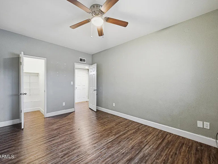 1518 W Colter St #14 — Photo 13