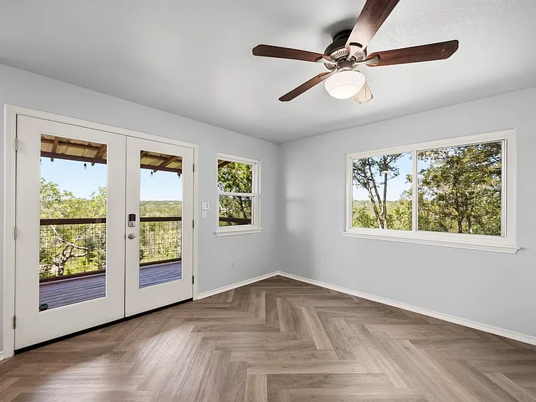 150 Shady Bluff Dr — Photo 3