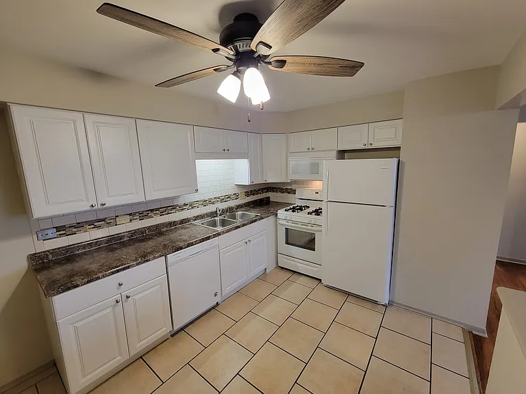 713 Lake St #2 — Photo 22
