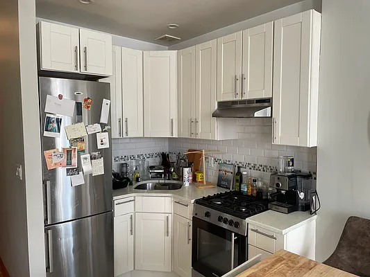 Rented by Weinstein Realty Group | media 2