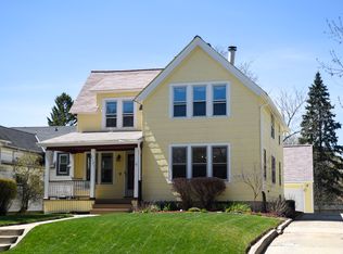 2121 N 83rd St, Wauwatosa, WI 53213