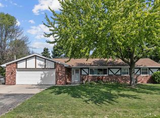 1720 Acorn Ct, Menasha, WI 54952