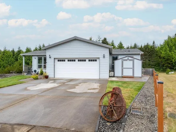 2050 SW Green Ln, Waldport, OR 97394