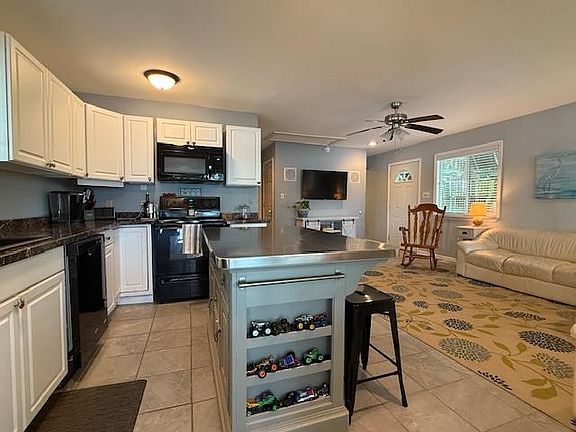 5th image of 1249 N Lakeshore Dr