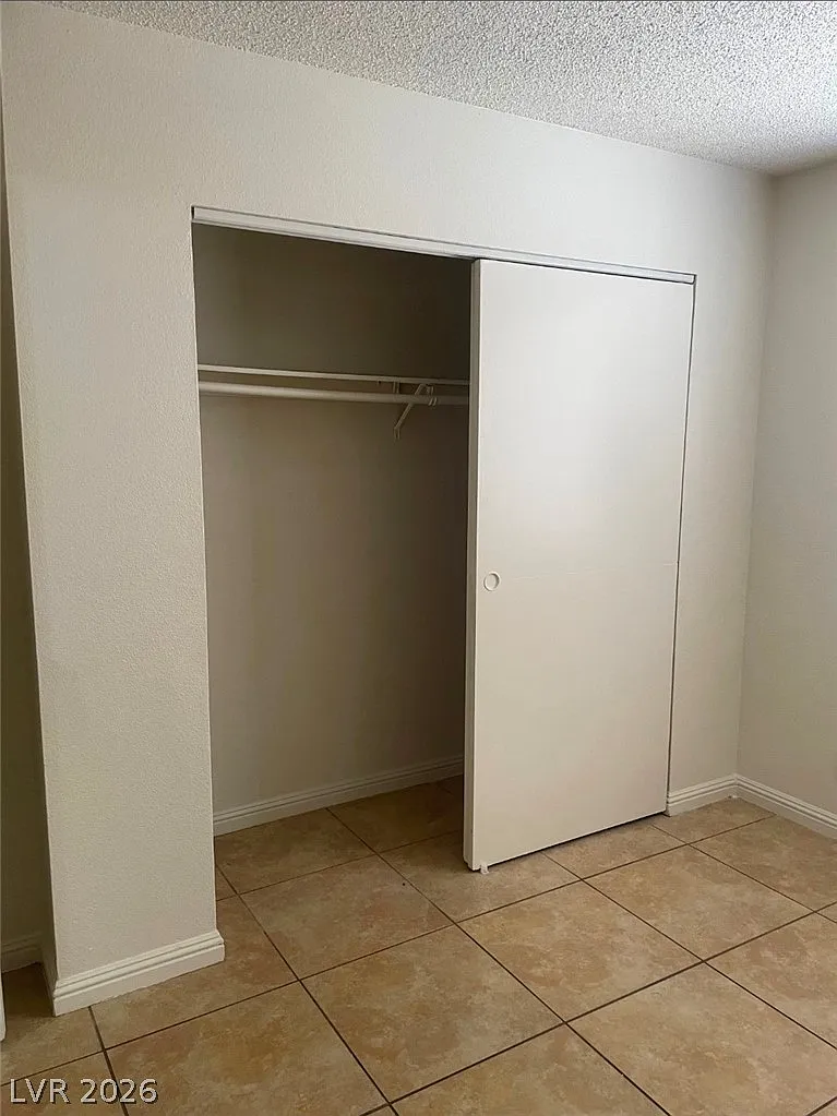 2 bed, 2.0 bath, 918 sqft, $1,395 — Photo 4