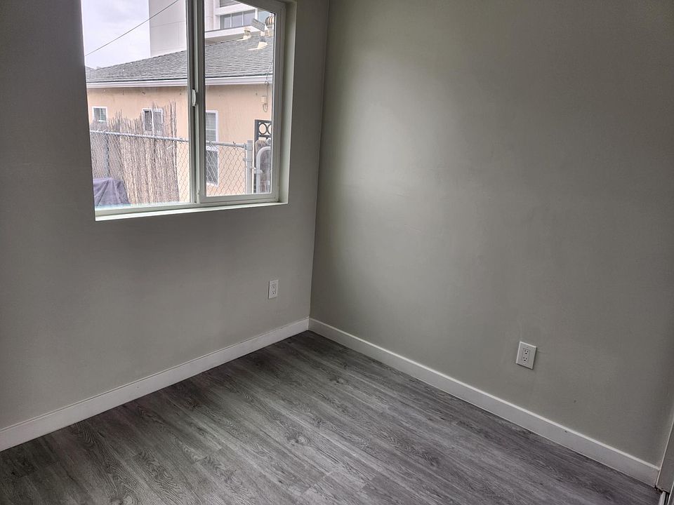 1st image of 2848 Broadway #4