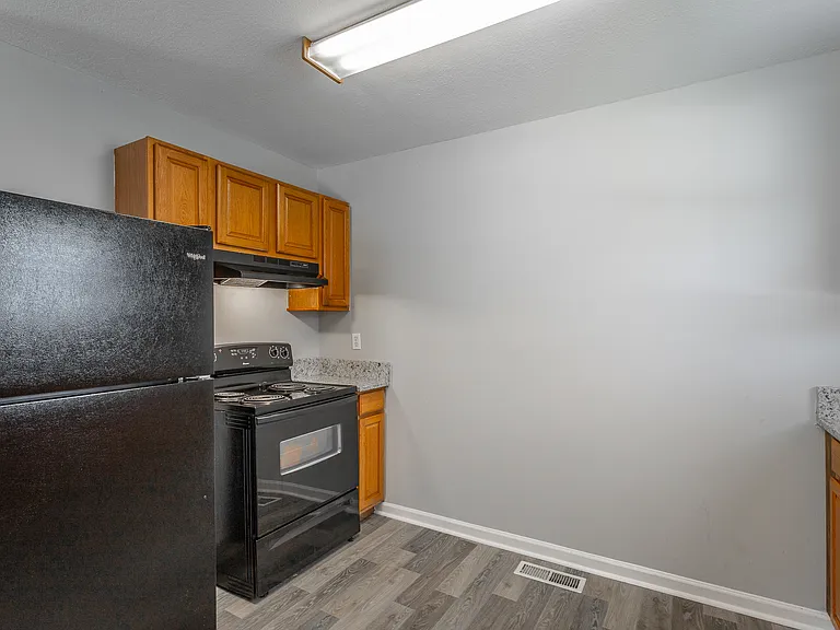 1621 Oak St — Photo 21