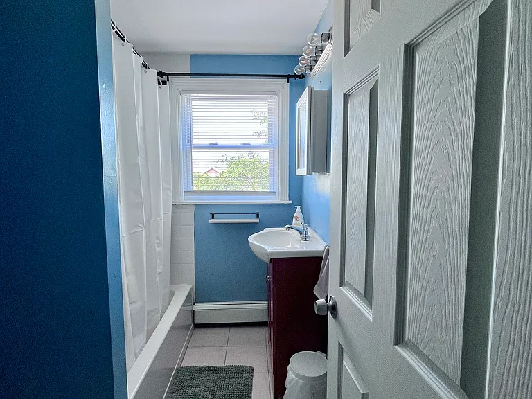 712 Main St #3 — Photo 11