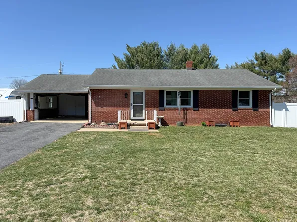 33 Brent Dr, Lyndhurst, VA 22952