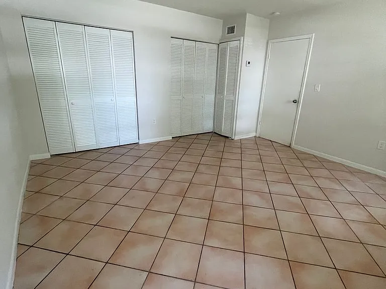 504 Santander Ave — Photo 13