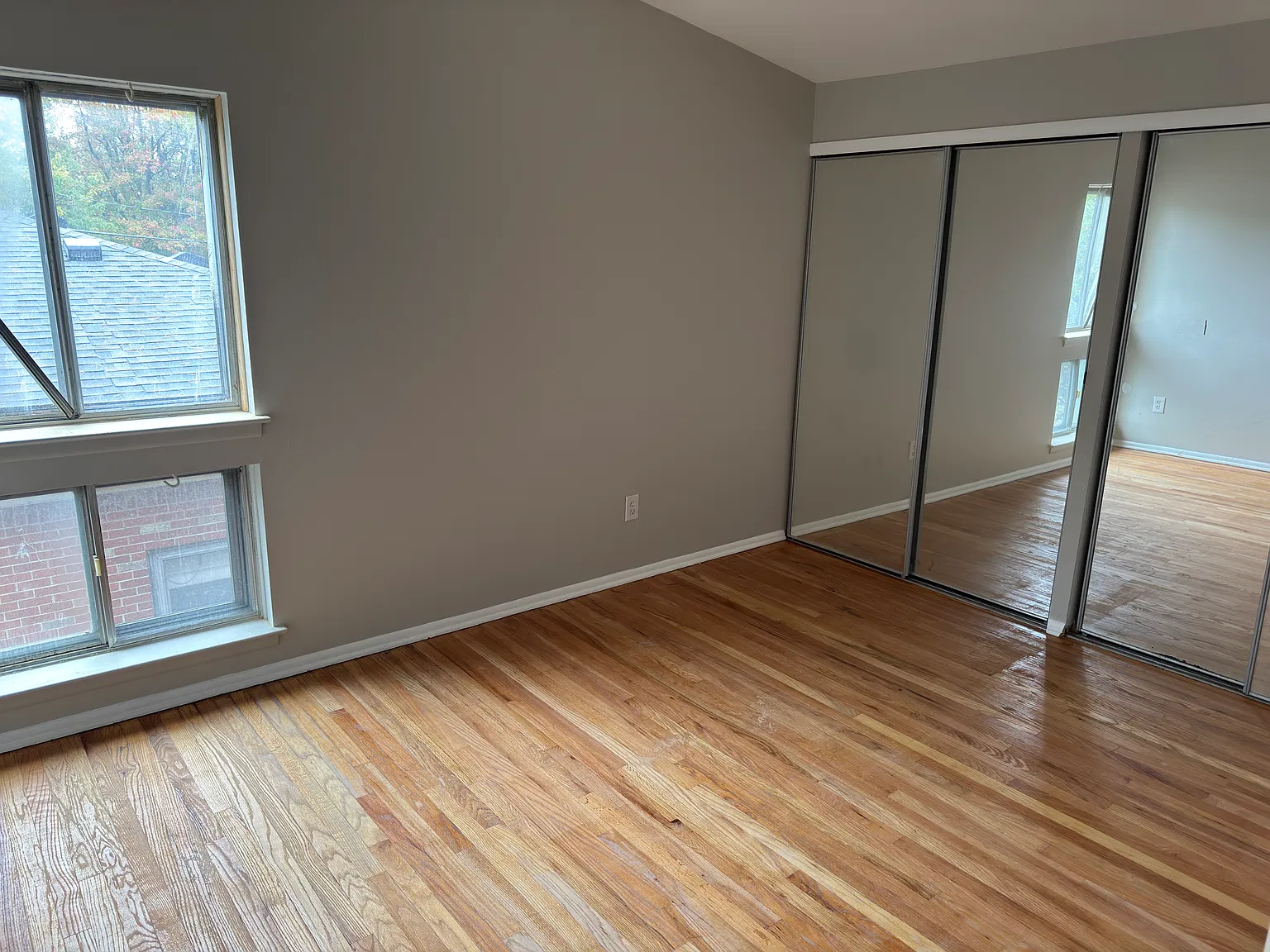3 bed, 1.5 bath, 1600 sqft, $2,200 — Photo 2