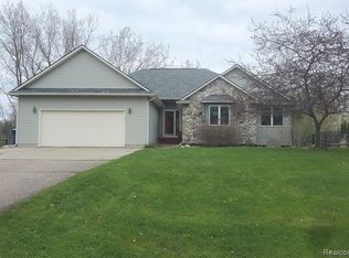 13453 Bryson Ct, Fenton, MI