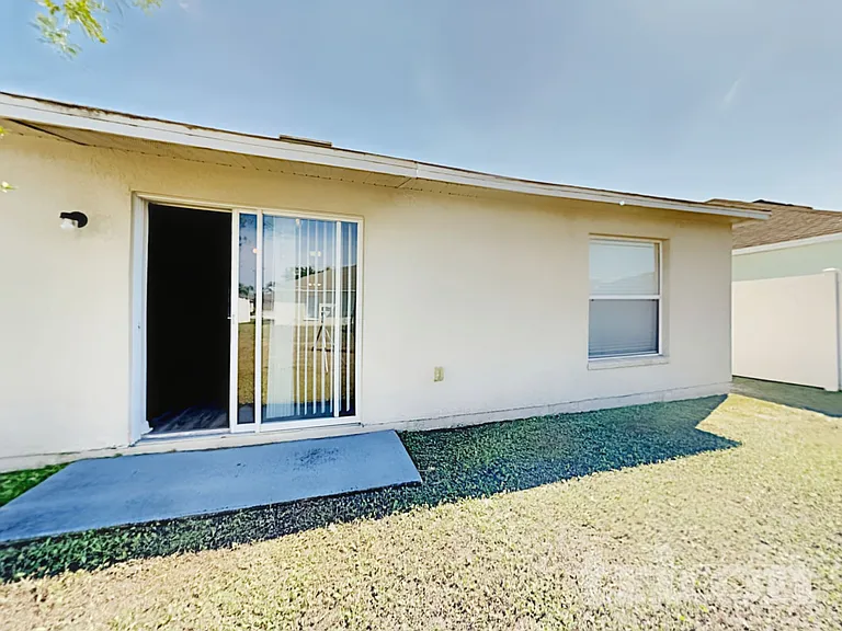 12010 Hampshire Field Ct — Photo 17