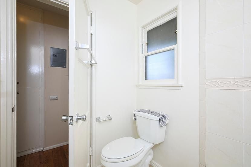 1st image of 1806 Grevelia St #1806