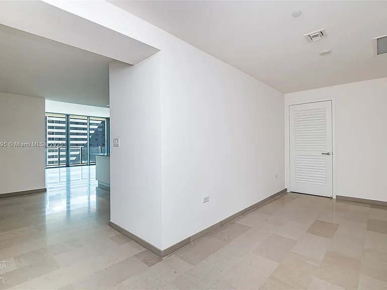88 SW 7th St #1004 — Photo 14
