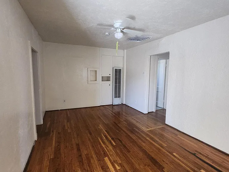 1306 Los Tomases Dr NW — Photo 4