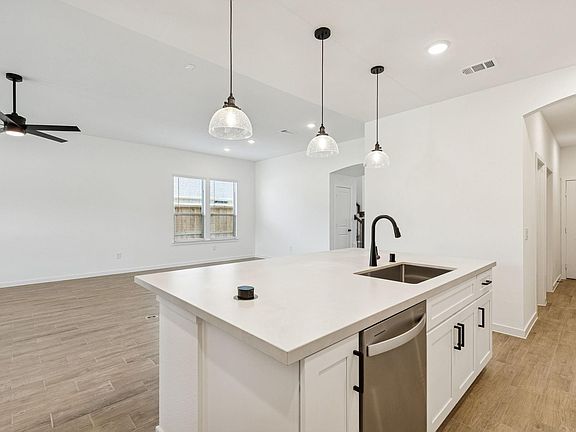 4th image of 15921 Hayes Market Loop