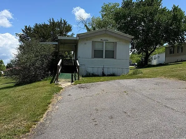 1 Hurst Dr, Candler, NC 28715