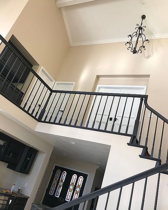2nd image of 6012 Avenida De Castillo