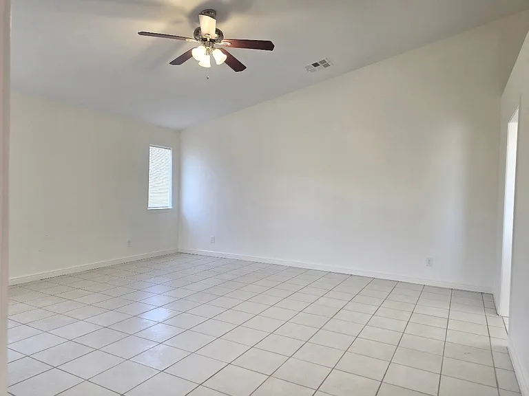 5126 Homestead Rd — Photo 7