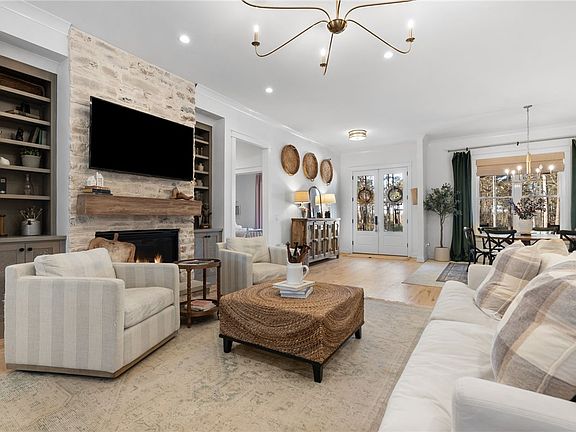 5th image of 613 Aqua View Dr