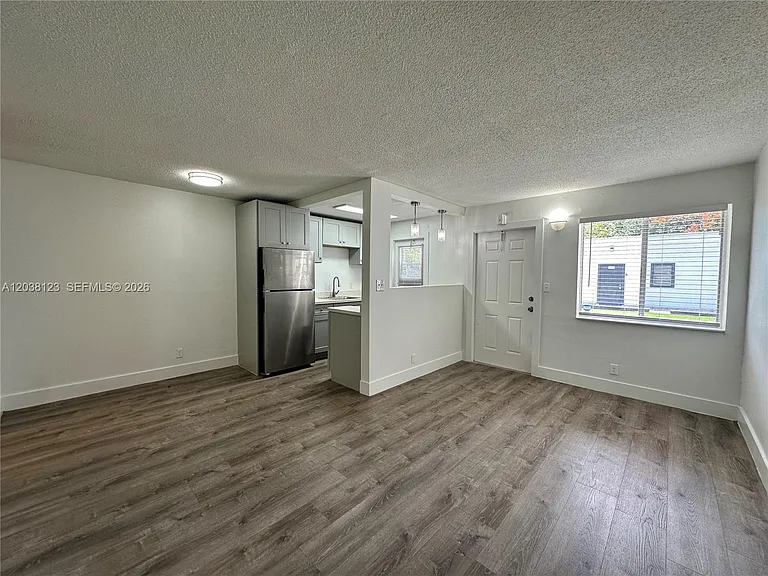2325 Arthur St #6 — Photo 7