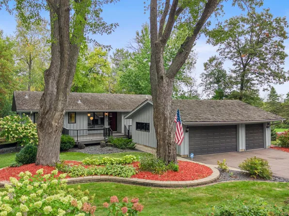 1233 Amble Rd, Arden Hills, MN 55112