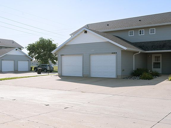 Fargo, ND Bluestem Townhomes| Exterior