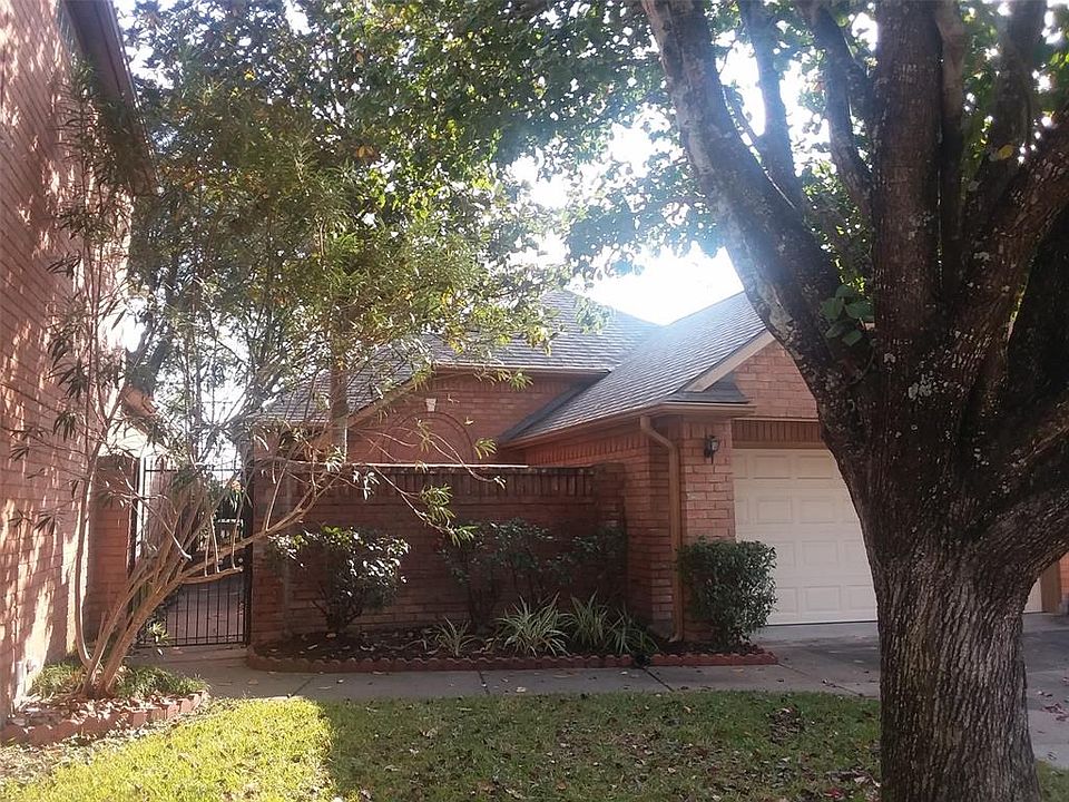 1st image of 8023 Oakwood Garden St