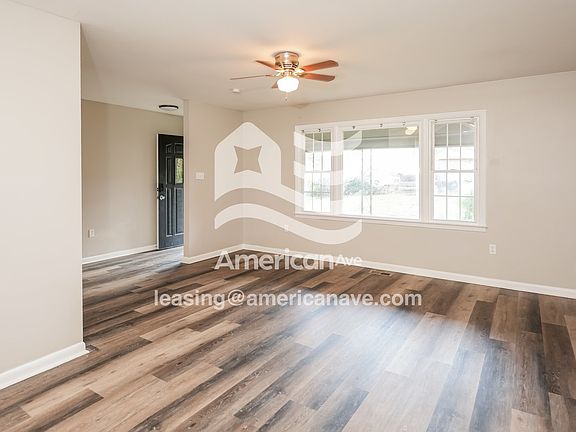 1668858_004_living_room_14124658.jpg