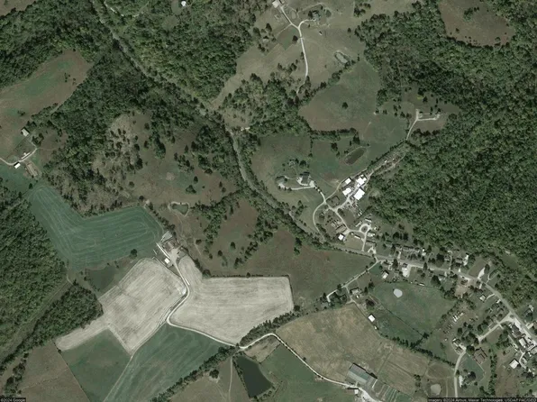 8876 Mason Lewis Rd, Maysville, KY 41056