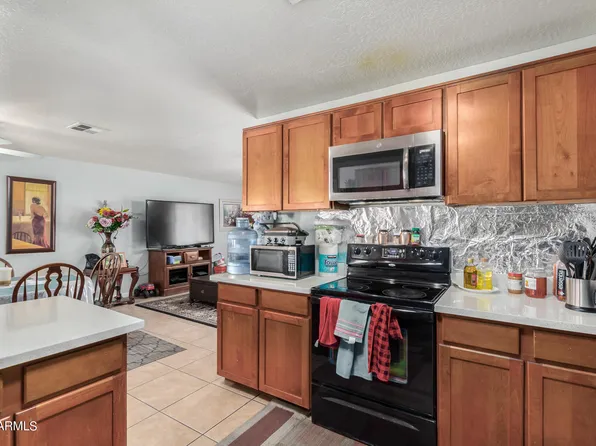4708 W MITCHELL Drive, Phoenix, AZ 85031